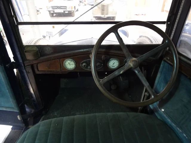 Oldtimer fiat - afbeelding 26 van  28