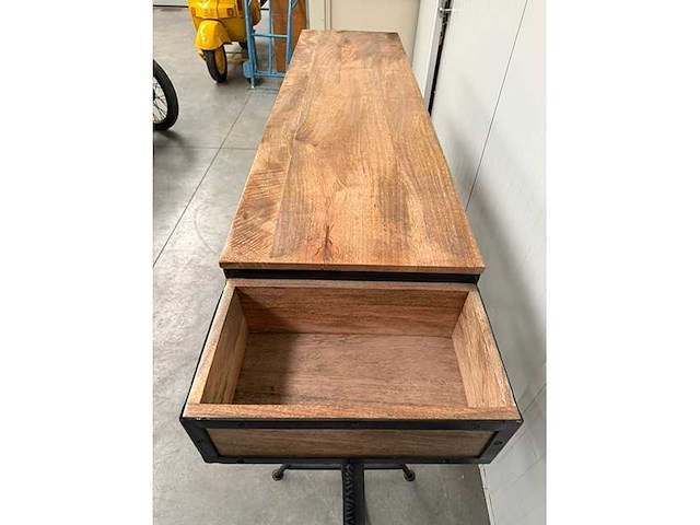 Oldtimer fiets - barmeubel - afbeelding 3 van  4