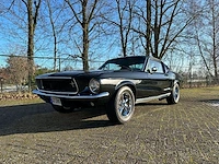 Oldtimer ford mustang fastback 1967 - afbeelding 1 van  1