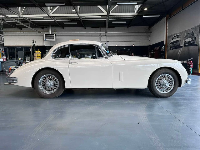 Oldtimer jaguar xk150s drophead coupé, 1959 - afbeelding 33 van  35
