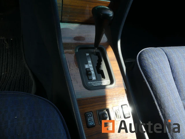 Oldtimer mercedes-benz 230 (1996-194.552 km) - afbeelding 16 van  32