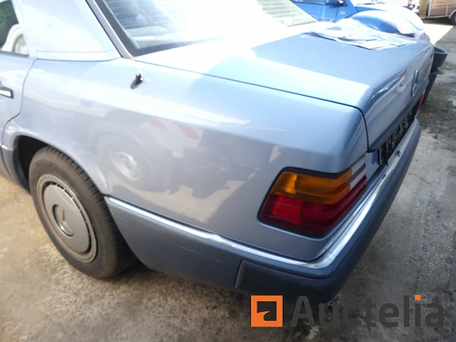 Oldtimer mercedes-benz 230 (1996-194.552 km) - afbeelding 23 van  32