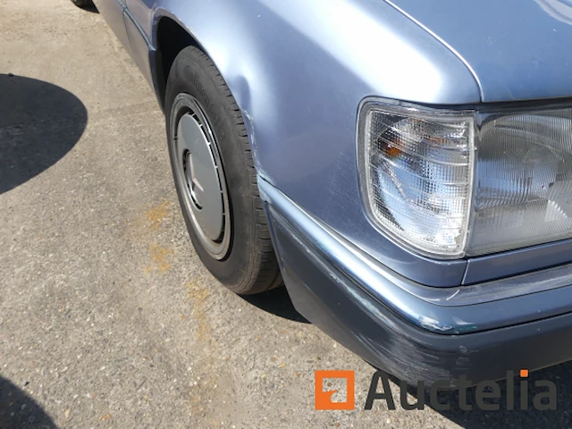 Oldtimer mercedes-benz 230 (1996-194.552 km) - afbeelding 31 van  32