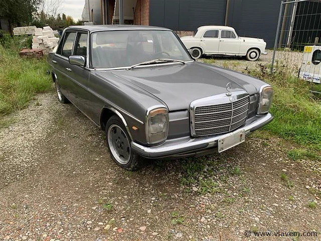 Oldtimer mercedes - afbeelding 2 van  6