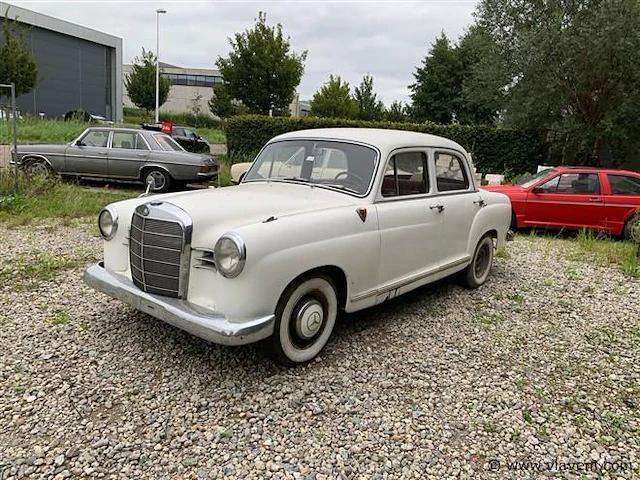 Oldtimer mercedes - afbeelding 1 van  8