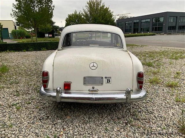 Oldtimer mercedes - afbeelding 3 van  8