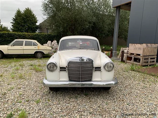 Oldtimer mercedes - afbeelding 4 van  8