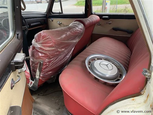 Oldtimer mercedes - afbeelding 6 van  8