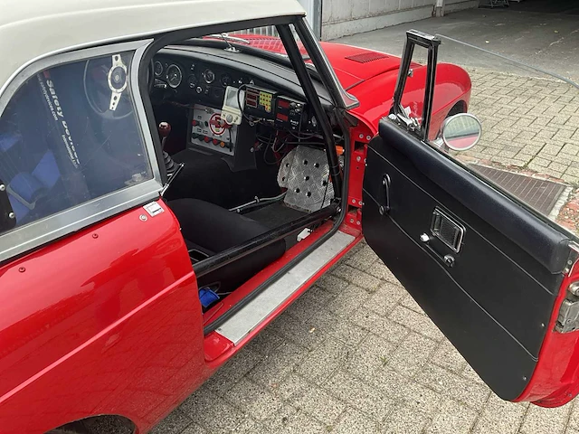Oldtimer mg b v8 rally- racewagen, 1975 - afbeelding 5 van  26