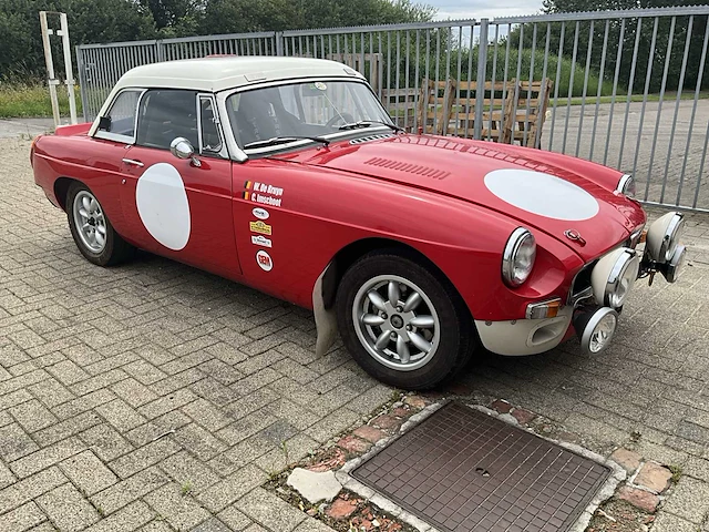 Oldtimer mg b v8 rally- racewagen, 1975 - afbeelding 22 van  26