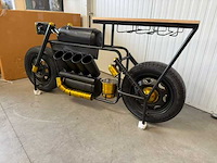 Oldtimer motorfiets - barmeubel - afbeelding 2 van  5