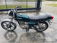 Oldtimer motorfiets, fabr. kawasaki 250 - afbeelding 1 van  6