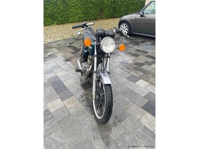 Oldtimer motorfiets, fabr. kawasaki 250 - afbeelding 3 van  6