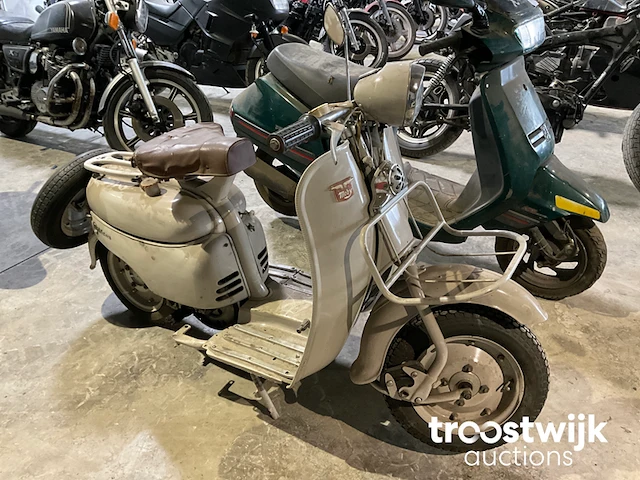Oldtimer motorfiets - afbeelding 1 van  6