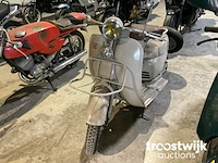 Oldtimer motorfiets - afbeelding 2 van  6