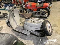 Oldtimer motorfiets - afbeelding 3 van  6