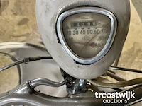Oldtimer motorfiets - afbeelding 6 van  6