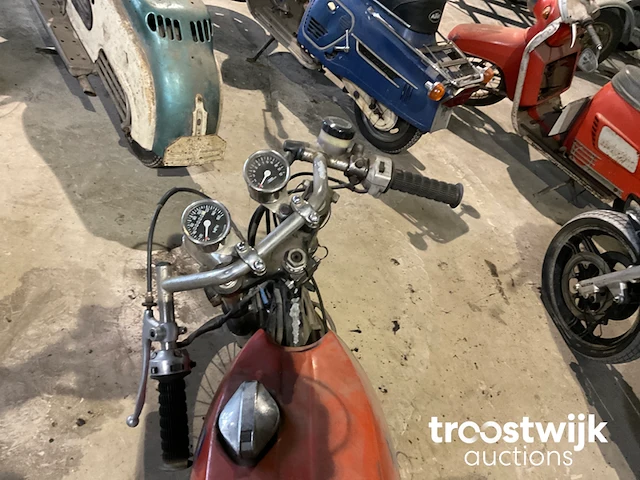 Oldtimer motorfiets - afbeelding 5 van  5