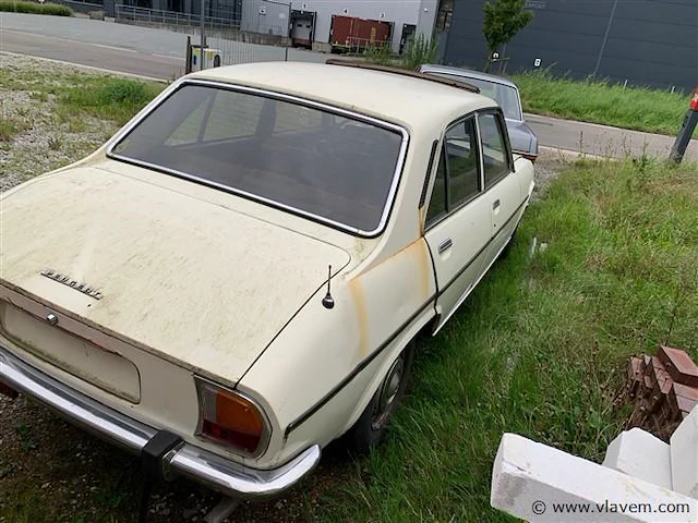 Oldtimer peugeot - afbeelding 3 van  6