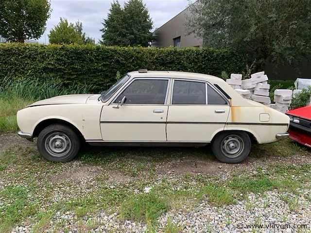 Oldtimer peugeot - afbeelding 4 van  6