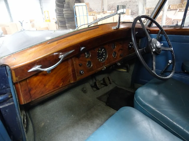Oldtimer rolls-royce silver wraith - afbeelding 3 van  40