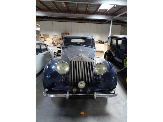 Oldtimer rolls-royce silver wraith - afbeelding 23 van  40