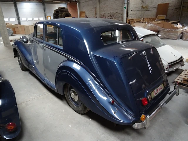 Oldtimer rolls-royce silver wraith - afbeelding 39 van  40