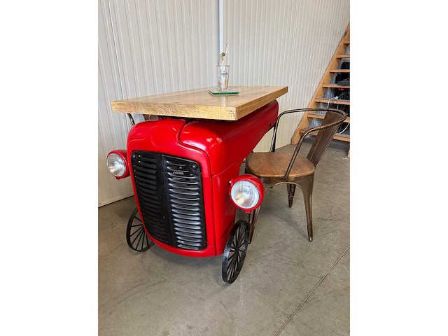Oldtimer tractor - barmeubel - afbeelding 5 van  5