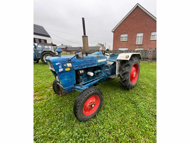 Oldtimer tractor ford 2000, 1987 - afbeelding 1 van  12