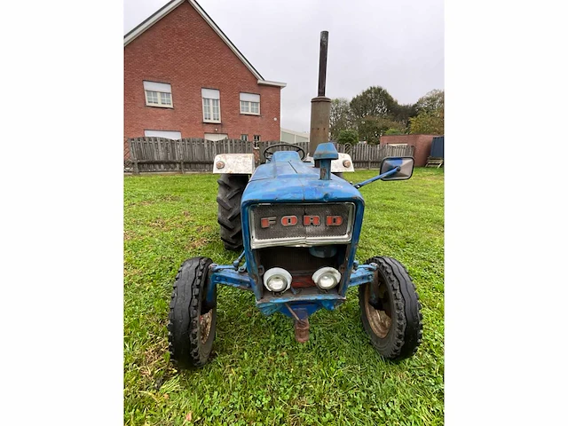 Oldtimer tractor ford 2000, 1987 - afbeelding 6 van  12