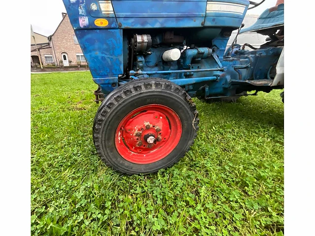 Oldtimer tractor ford 2000, 1987 - afbeelding 10 van  12