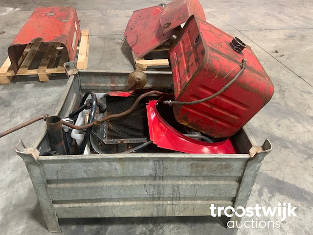 Oldtimer tractor te herstellen - afbeelding 4 van  14