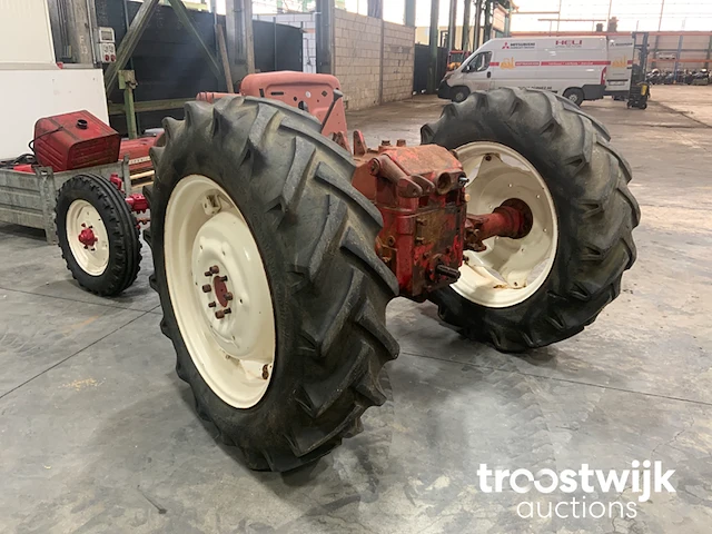 Oldtimer tractor te herstellen - afbeelding 11 van  14
