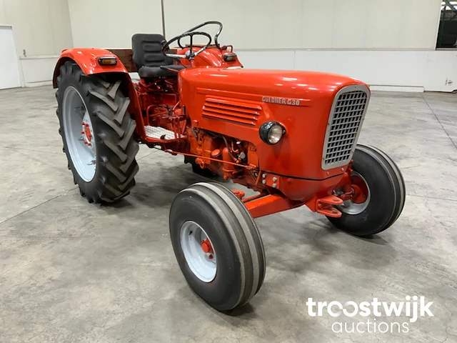 Oldtimer tractor - afbeelding 8 van  14