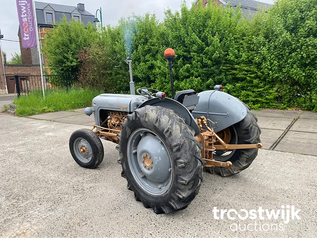 Oldtimer tractor - afbeelding 13 van  19
