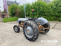 Oldtimer tractor - afbeelding 13 van  19