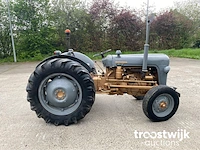 Oldtimer tractor - afbeelding 16 van  19