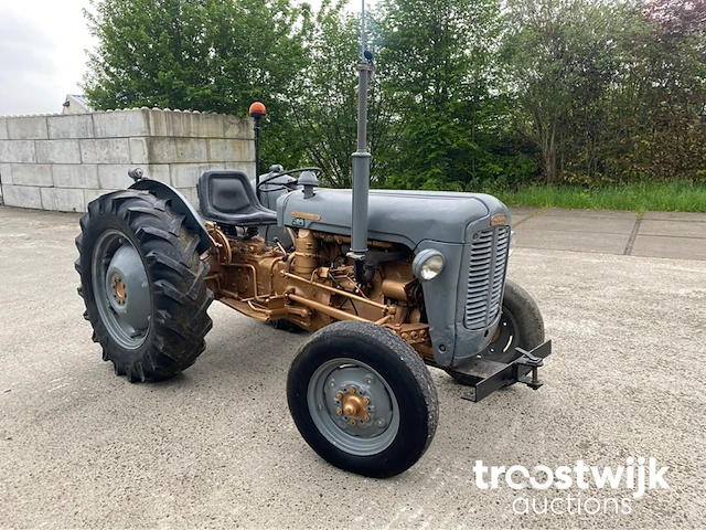 Oldtimer tractor - afbeelding 17 van  19