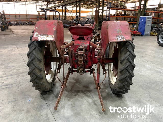 Oldtimer tractor - afbeelding 17 van  20