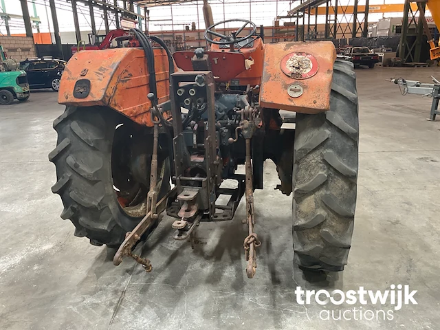 Oldtimer tractor - afbeelding 13 van  16