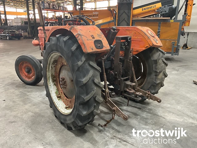 Oldtimer tractor - afbeelding 14 van  16