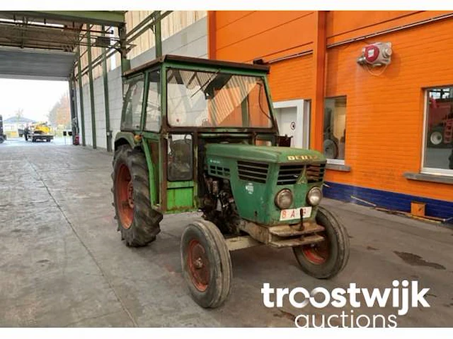 Oldtimer tractor - afbeelding 2 van  5