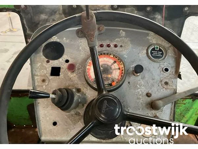 Oldtimer tractor - afbeelding 4 van  5
