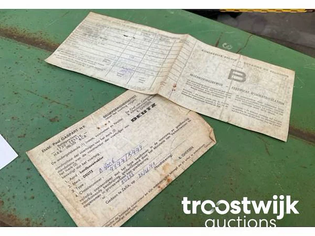 Oldtimer tractor - afbeelding 5 van  5