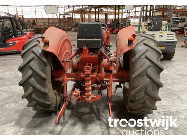 Oldtimer tractor - afbeelding 3 van  5
