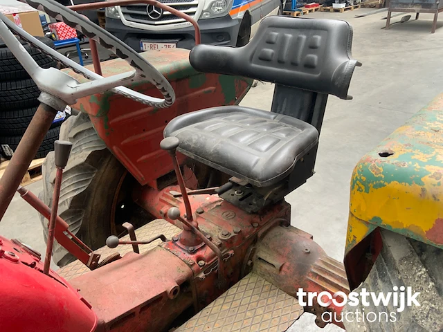 Oldtimer tractor - afbeelding 2 van  14