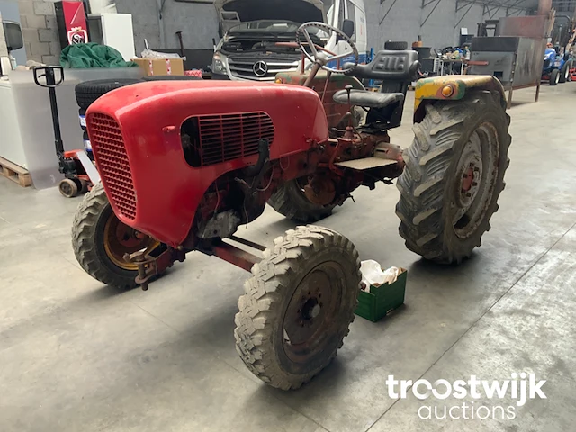 Oldtimer tractor - afbeelding 1 van  14