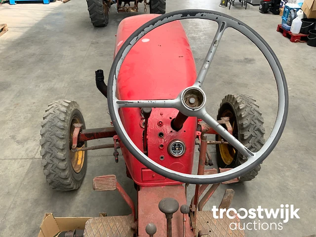 Oldtimer tractor - afbeelding 14 van  14