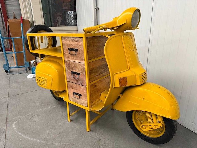 Oldtimer vespa - barmeubel - afbeelding 6 van  7