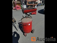 Olie afdruikprek op wielen merk en onbekende model - afbeelding 3 van  4